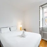 Guestready - Modern Duplex, Neo-classical Building Prázdninový dům *