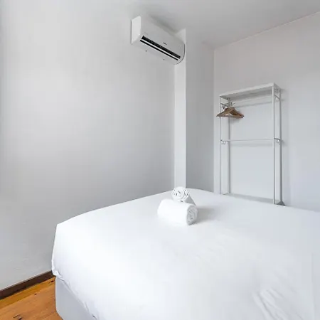Guestready - Modern Duplex, Neo-classical Building * Porto