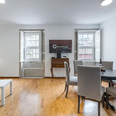 Guestready - Modern Duplex, Neo-classical Building Vakantiehuis Porto