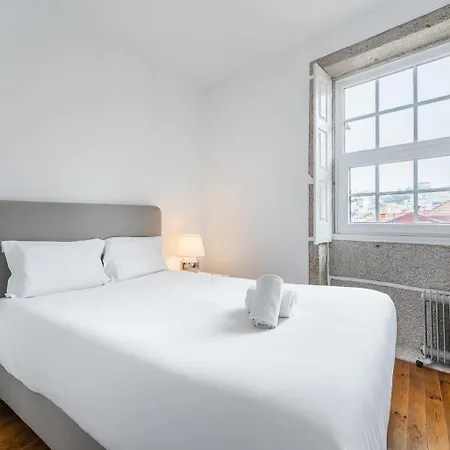 Guestready - Modern Duplex, Neo-classical Building Πόρτο