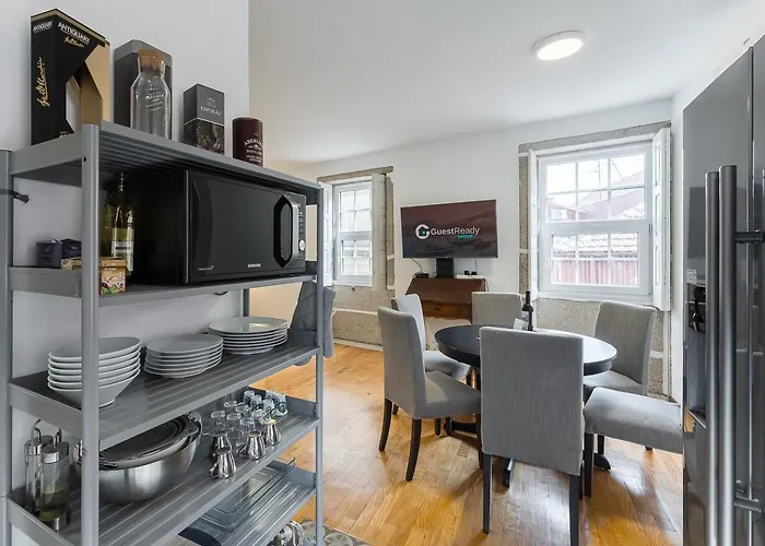 Guestready - Modern Duplex, Neo-classical Building Oporto