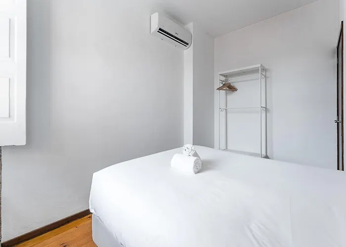 Guestready - Modern Duplex, Neo-classical Building * Oporto