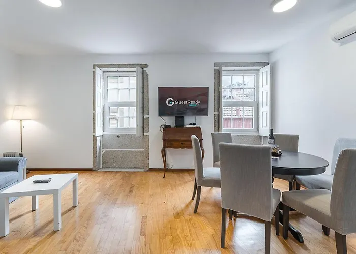 Guestready - Modern Duplex, Neo-classical Building Hébergement de vacances Oporto