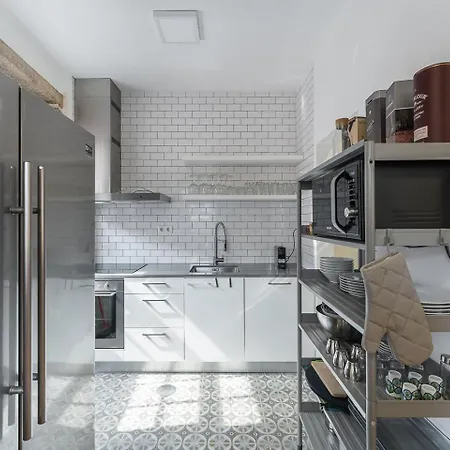 Guestready - Modern Duplex, Neo-classical Building * Porto