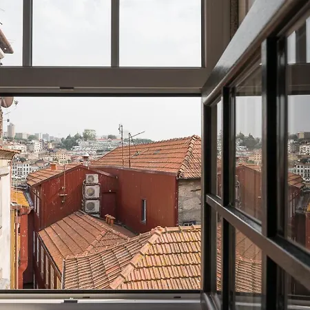 Prázdninový dům Guestready - Modern Duplex, Neo-classical Building Porto