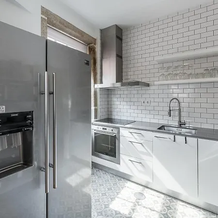 Guestready - Modern Duplex, Neo-classical Building Feriehus