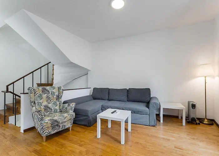 Guestready - Modern Duplex, Neo-classical Building Prázdninový dům