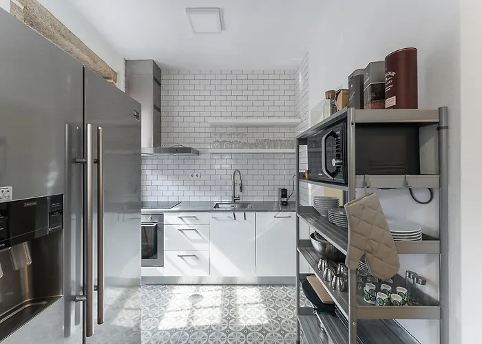 Guestready - Modern Duplex, Neo-classical Building * Porto