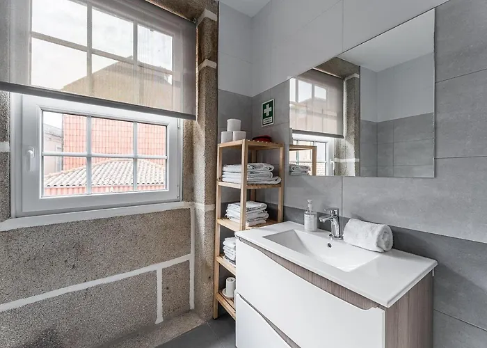 Guestready - Modern Duplex, Neo-classical Building * 포르투